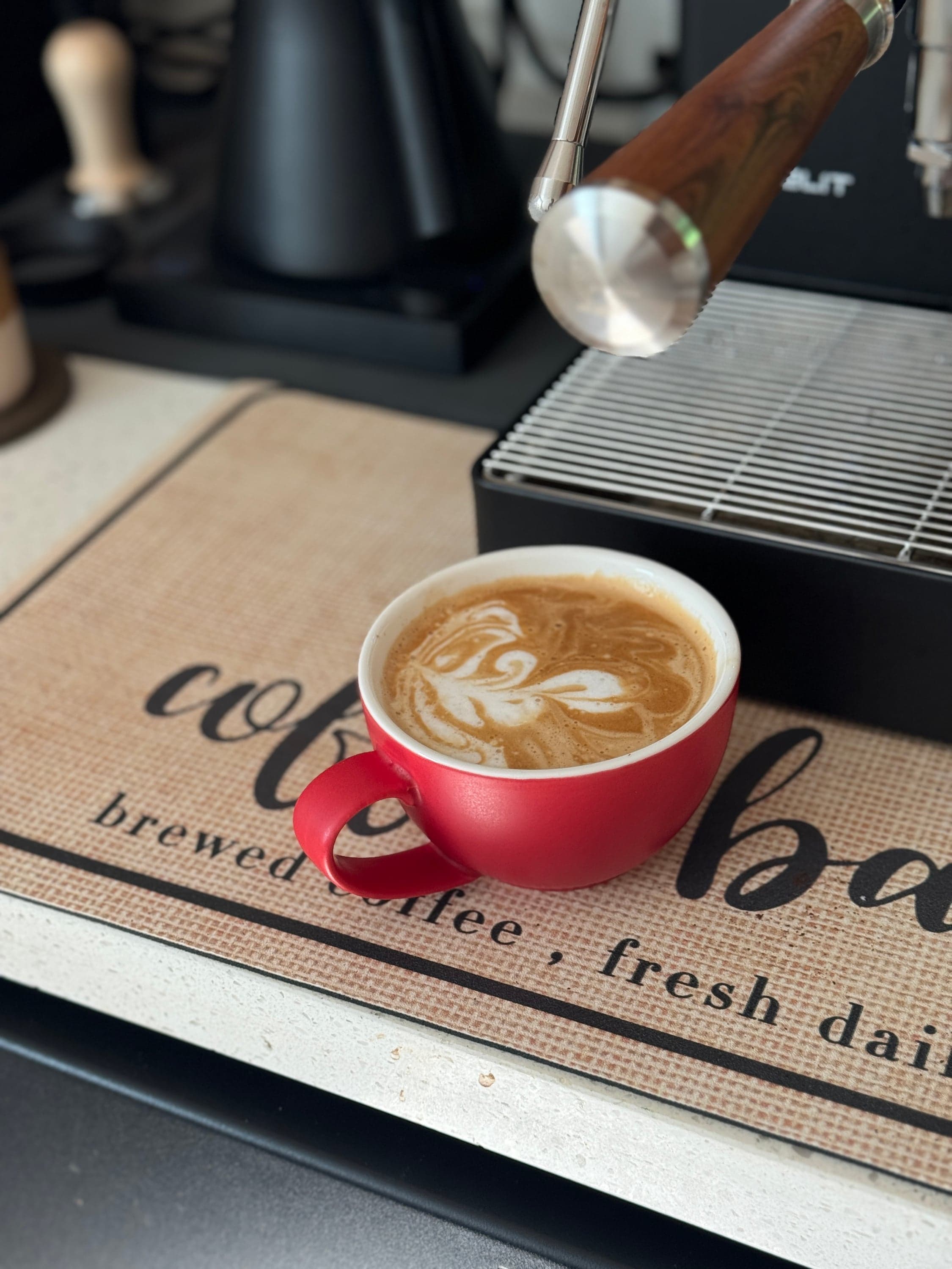 a latte pour